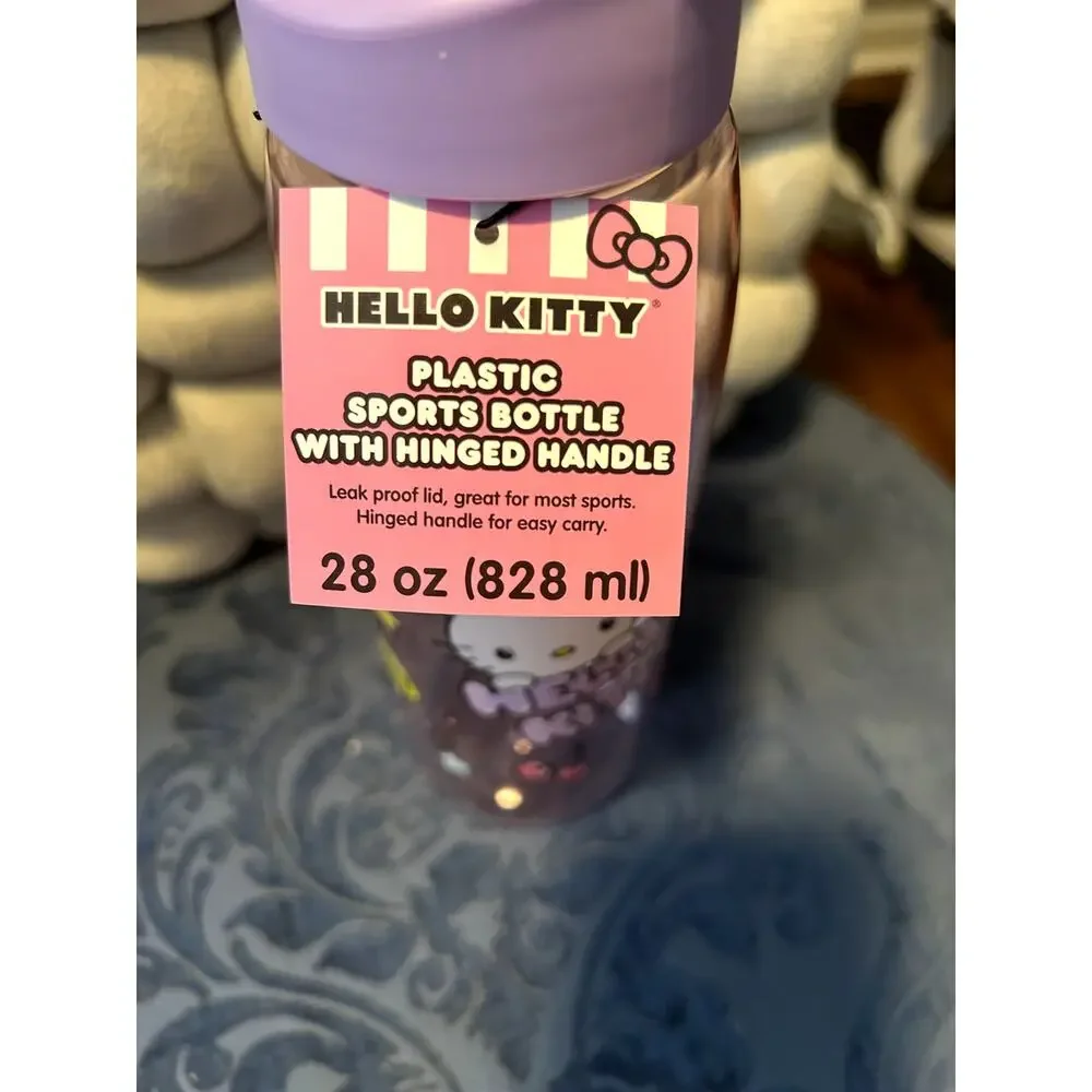 Hello Kitty callouts none